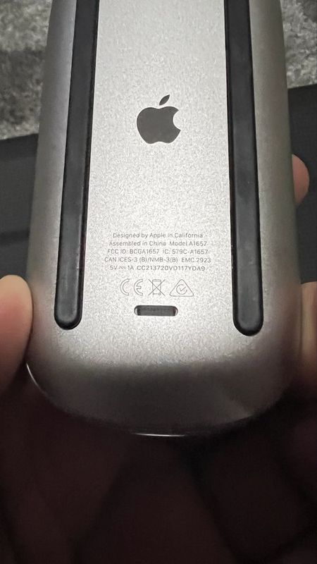 Apple mouse new white. Apple mouse new white.