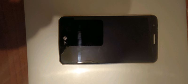 Telefon sotiladi.200 mingdan.Yahshi ishlidi. Telefon sotiladi.200 mingdan.Yahshi ishlidi.