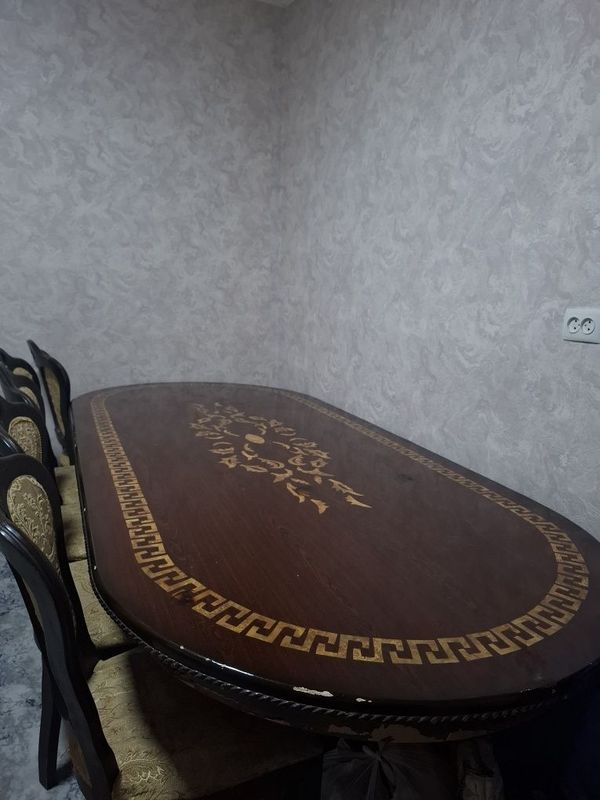 Продаётся стол овальный Продаётся стол овальный