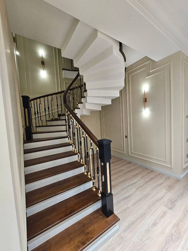 Продается 4х ком квартира, ЖК Kamron Palace, ор-р:Алайский рынок,157м² Продается 4х ком квартира, ЖК Kamron Palace, ор-р:Алайский рынок,157м²