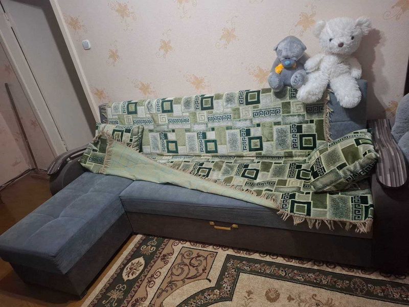 Юмшок диван сотилади Юмшок диван сотилади