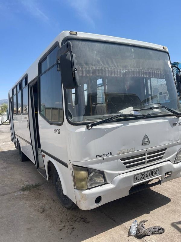 Avtobus isuzi sotaman Avtobus isuzi sotaman