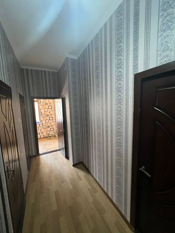 Yangi bozor orqasi ijaraga beriladi 1 xonalik