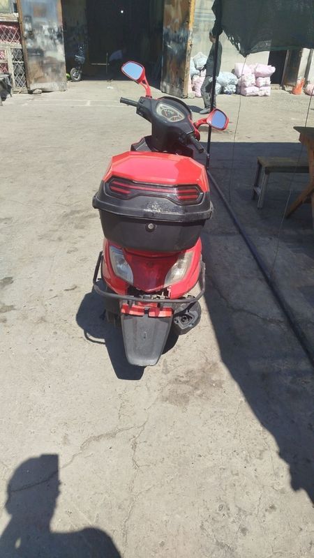 Skuter sotiladi wasat sport Skuter sotiladi wasat sport