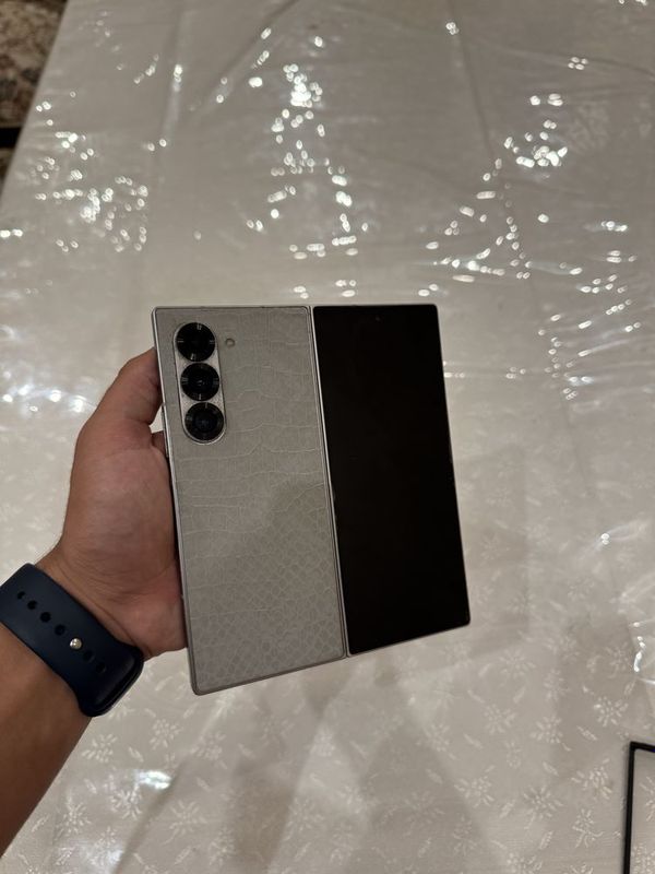 Samsung Galaxy Z Fold 6 (512GB) Samsung Galaxy Z Fold 6 (512GB)