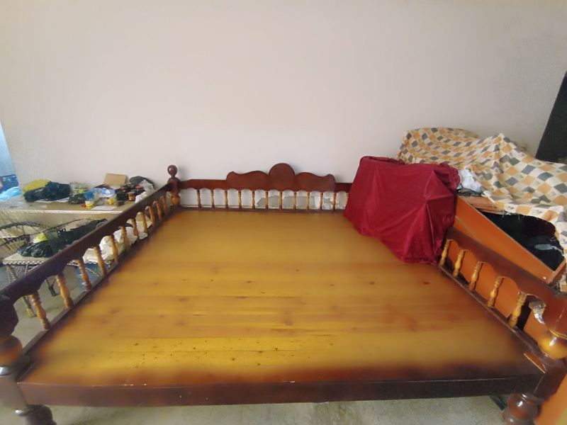 Tapchan yog'ochdan yasalgan Tapchan yog'ochdan yasalgan