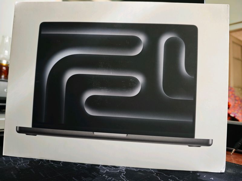 Новый Macbook PRO M4 PRO 24/512GB Новый Macbook PRO M4 PRO 24/512GB