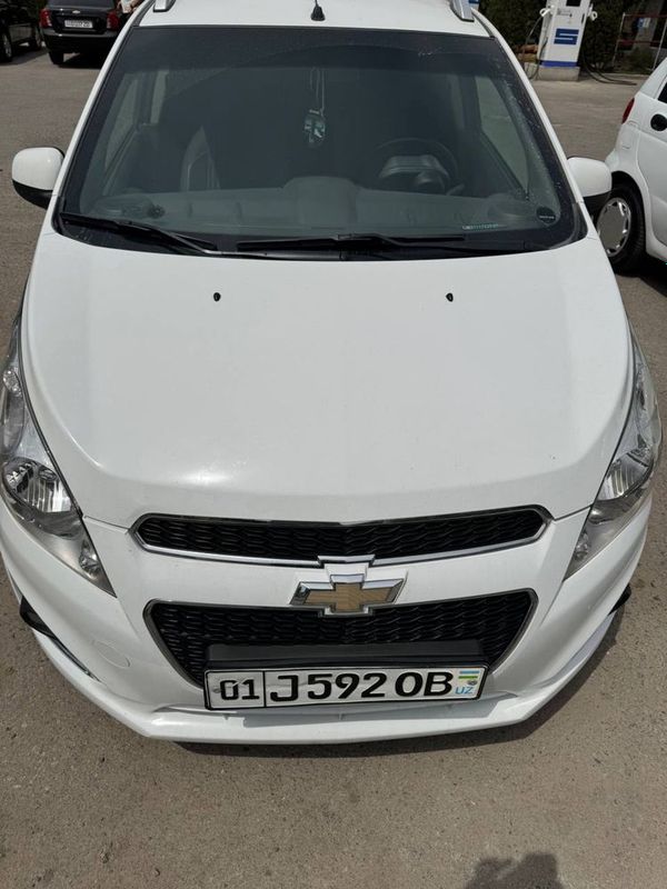 Spark 2021 white Spark 2021 white
