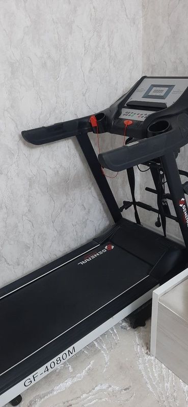 Продаётся беговая дорожка GENERAL GF-4080M Продаётся беговая дорожка GENERAL GF-4080M