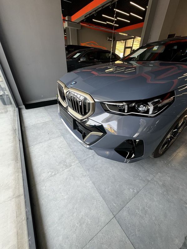 BMW i5 35 L srochniy sotiladi BMW i5 35 L srochniy sotiladi
