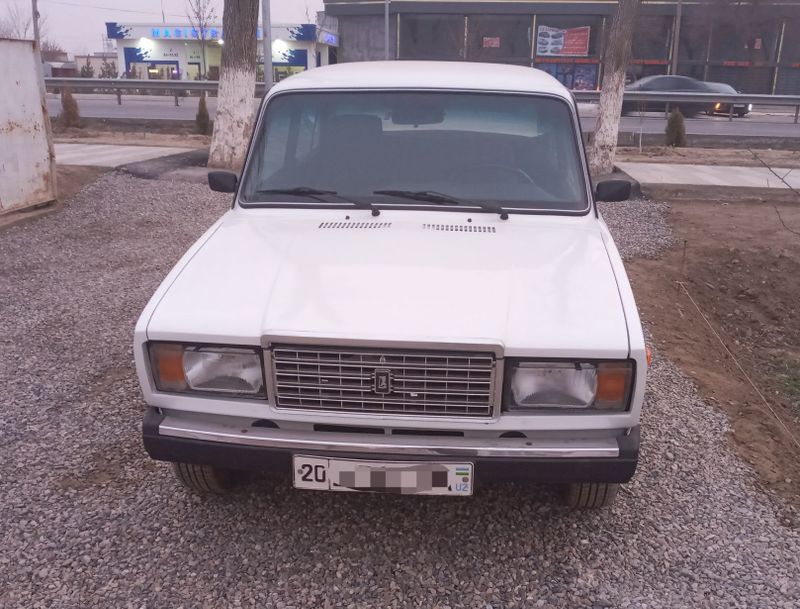 Vaz 2107 sotiladi faqat naxt