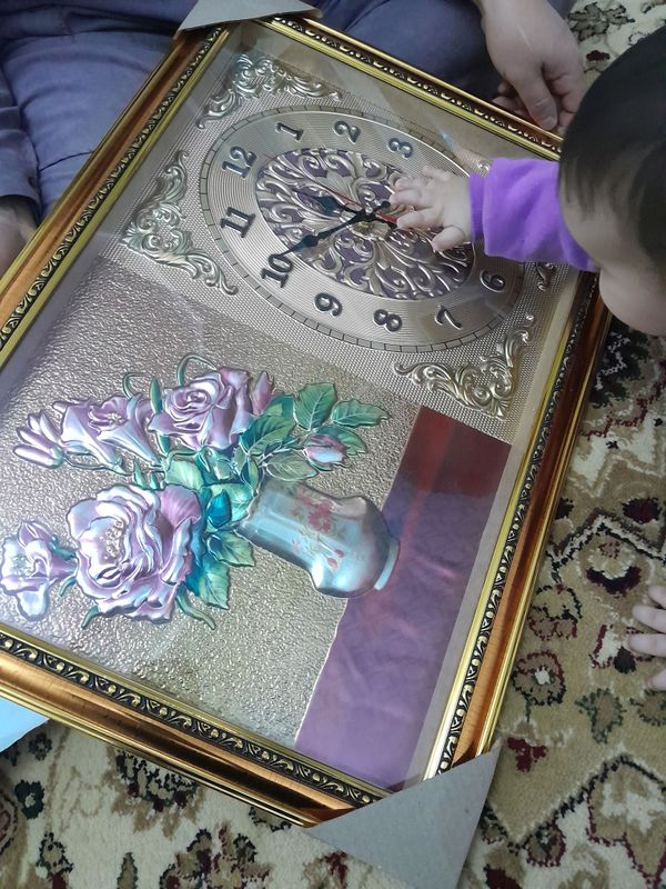 Soat devorga osish uchun Soat devorga osish uchun