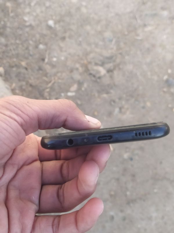 Telefon sotiladi A03