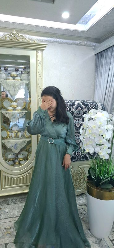 1 marta kiyilgan. Razmer L,XL 1 marta kiyilgan. Razmer L,XL