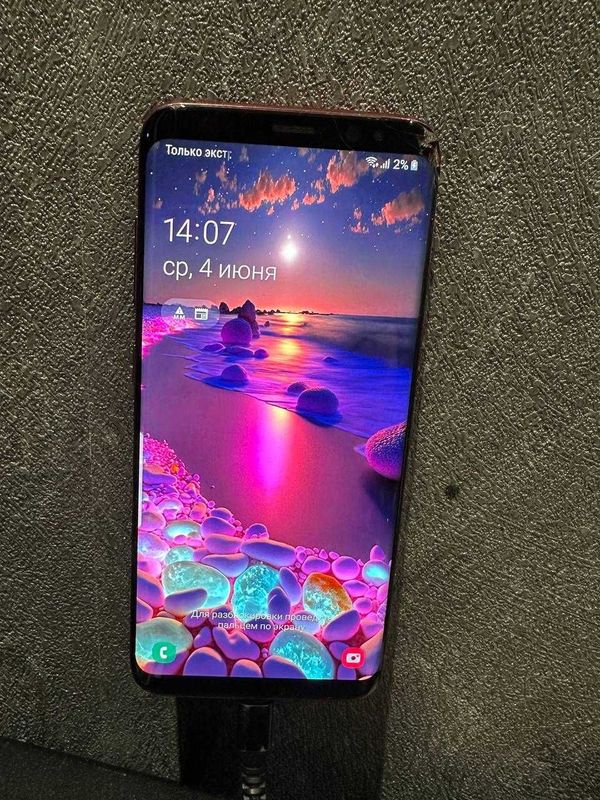 Смартфон Samsung Galaxy S8 Смартфон Samsung Galaxy S8