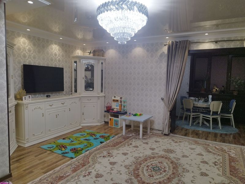 3-комнатная квартира, ул. Бобура (ТРЦ "Next") 3-комнатная квартира, ул. Бобура (ТРЦ "Next")