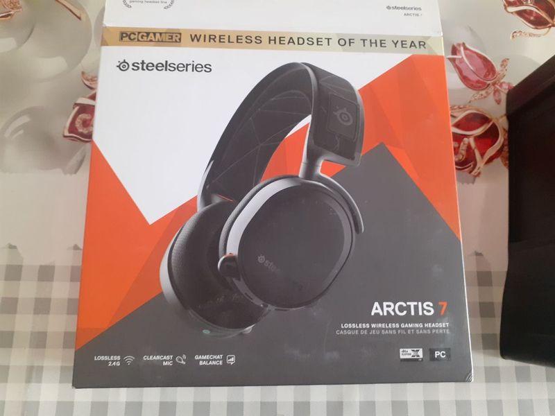 Steelseries Arctis Nova 7 Steelseries Arctis Nova 7