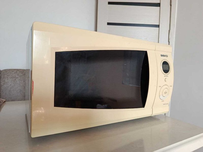 Продаётся микроволновка в отличным состоянии Продаётся микроволновка в отличным состоянии