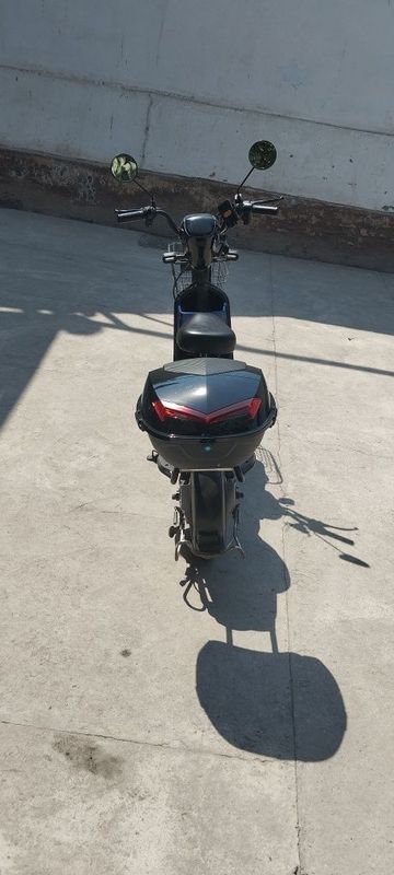 Skuter sotiladi yangidek aybi yuq Skuter sotiladi yangidek aybi yuq