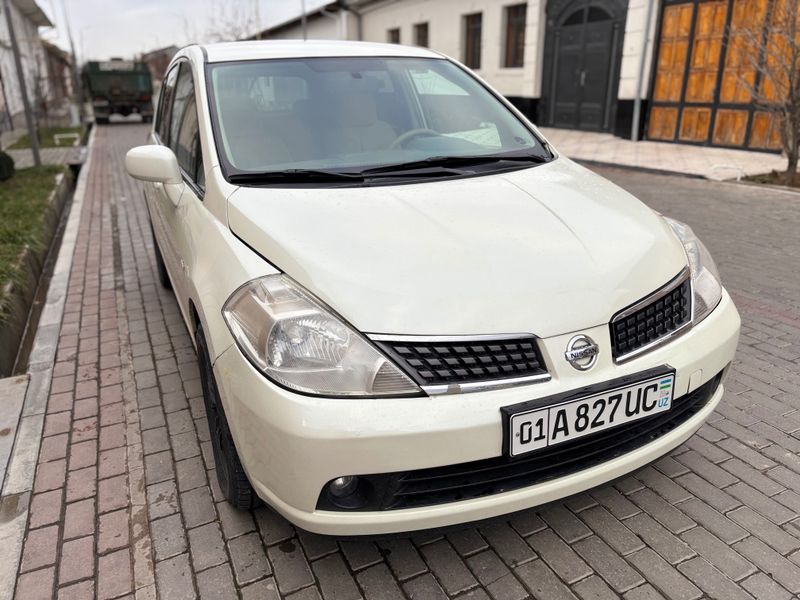 Nissan Tiida sotiladi 2008 yil