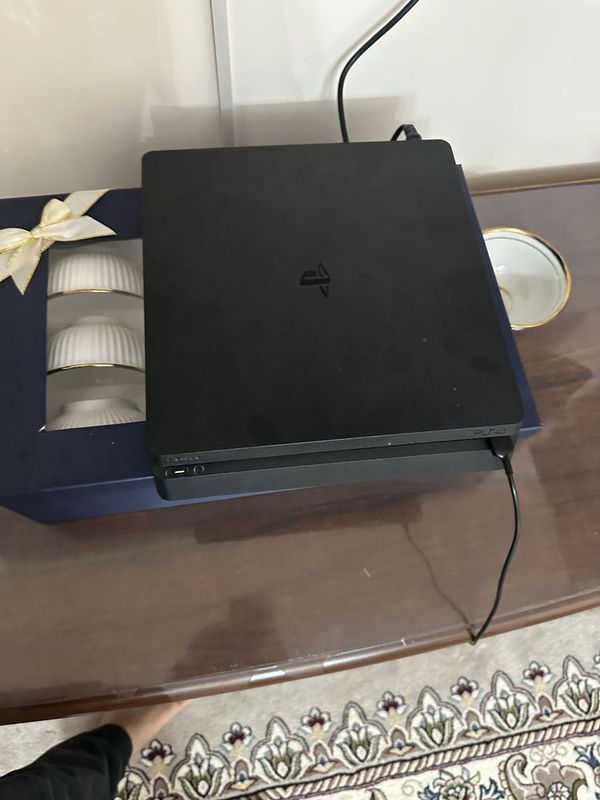 Playstation 4 slim 500gb Playstation 4 slim 500gb