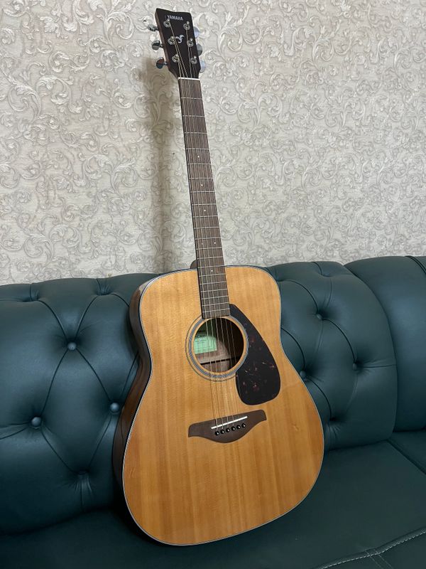 Gitara Yamaha FG800 sotiladi. Yangi Gitara Yamaha FG800 sotiladi. Yangi