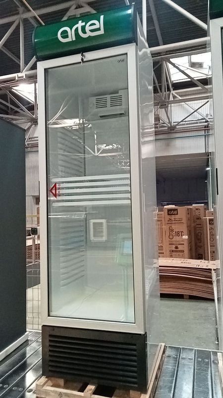 Витринный холодильник Artel HS 474SN