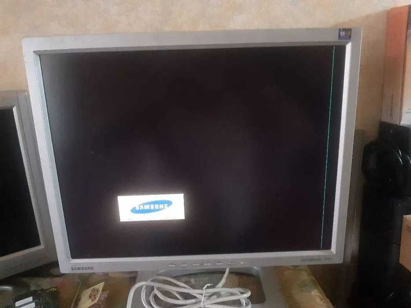 Монитор Samsung 21"