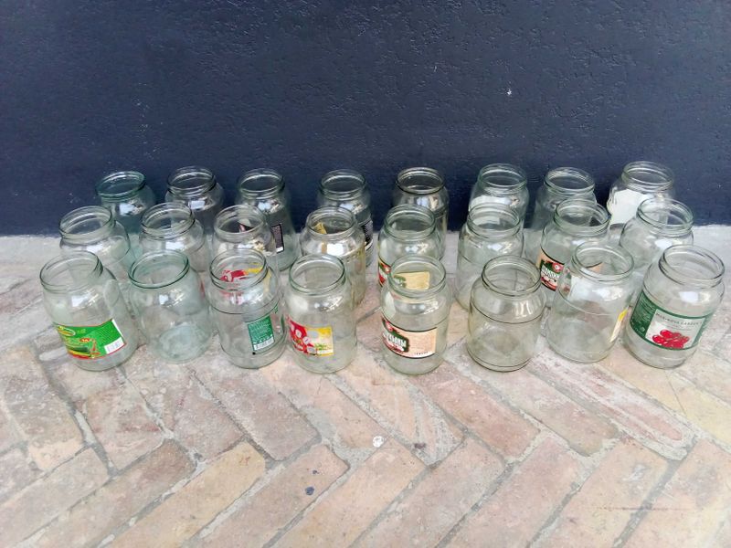 Banka. 3 litrli, 1 litrli Banka. 3 litrli, 1 litrli