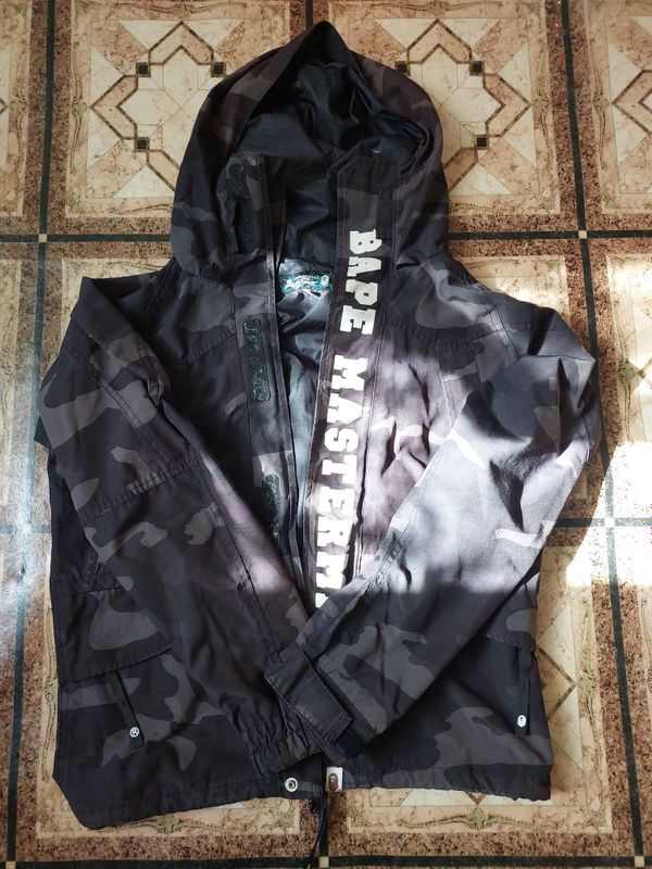 ветровка от бренда bape