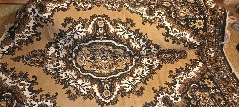 Продаю ковёр советского периода Продаю ковёр советского периода