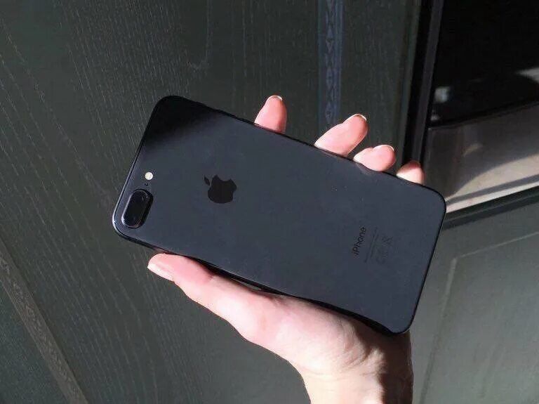 iPhone 8 Plus srochna sotiladi