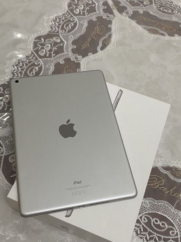 iPad 9 (2021) + Apple Pencil в идеальном состоянии iPad 9 (2021) + Apple Pencil в идеальном состоянии