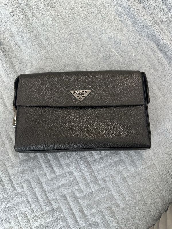 Продаёться барсетка Prada luxe копипия 1/1 100 % кожа Продаёться барсетка Prada luxe копипия 1/1 100 % кожа