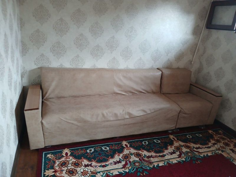 Divan kreslo toza zòr hollatta Divan kreslo toza zòr hollatta