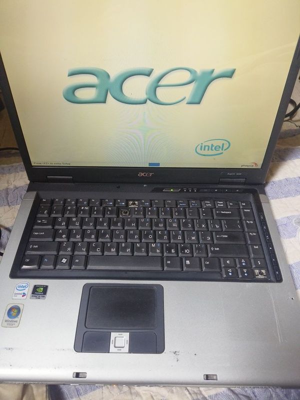 Продам ноутбук старый Acer