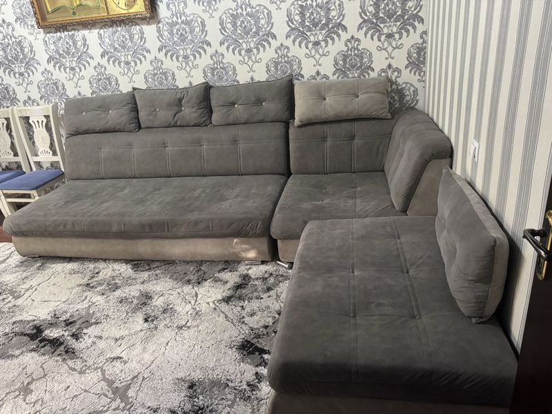 Divan ugalok myagkiy holati yaxwi
