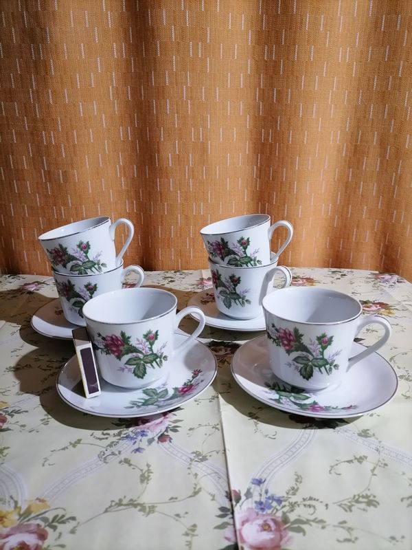 Чашки фарфоровые Чашки фарфоровые