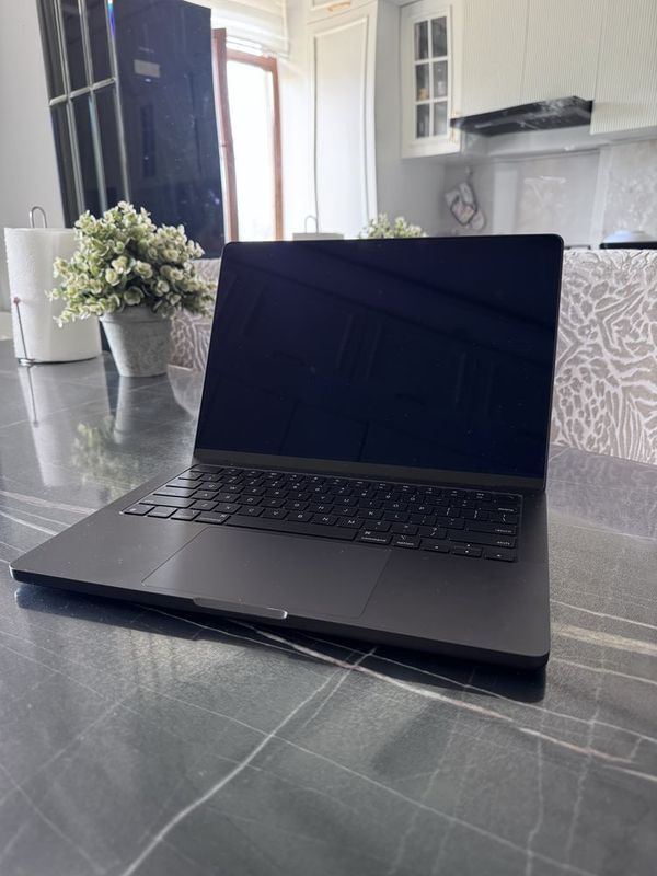 Macbook pro 14 (18/512) идеал Macbook pro 14 (18/512) идеал