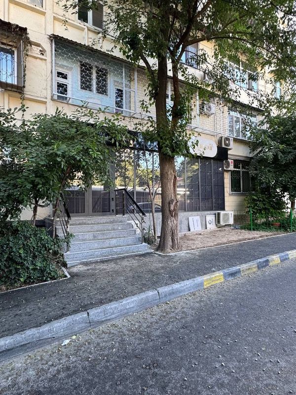 2-liniya Moshtabibda ofis sotiladi 2-liniya Moshtabibda ofis sotiladi
