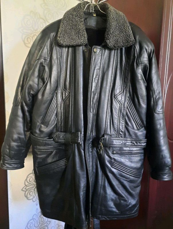 Кожаный пальто Кожаный пальто