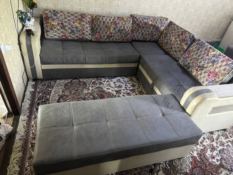 Divan ugalok sotiladi Divan ugalok sotiladi