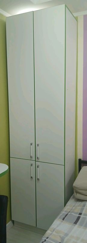 продаётся два детских шкафа и шифонер б/у. продаётся два детских шкафа и шифонер б/у.