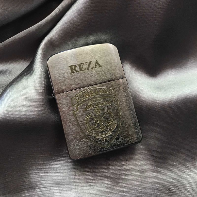 Зажигалка Zippo дарственная уникальная Зажигалка Zippo дарственная уникальная