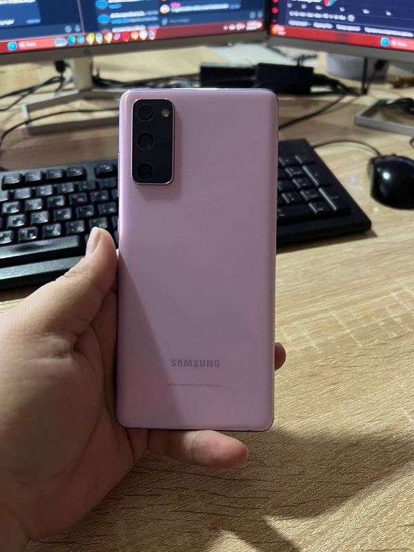 Samsung Galaxy s20 FE 5G Purple