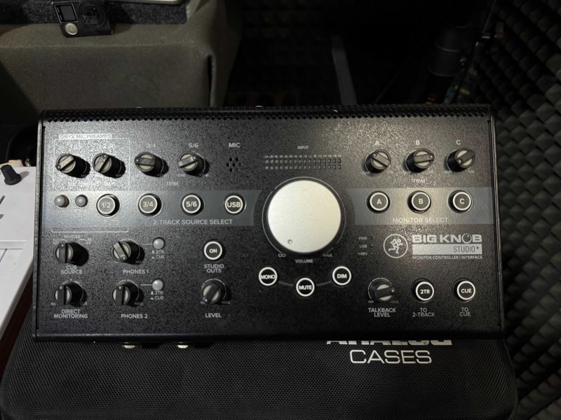 Звуковая карта Big Knob Studio+ Звуковая карта Big Knob Studio+