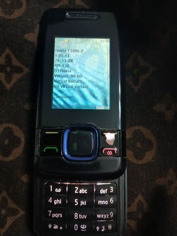 Assalom alekum telefon sotiladi Original Nokia 7100 Slider