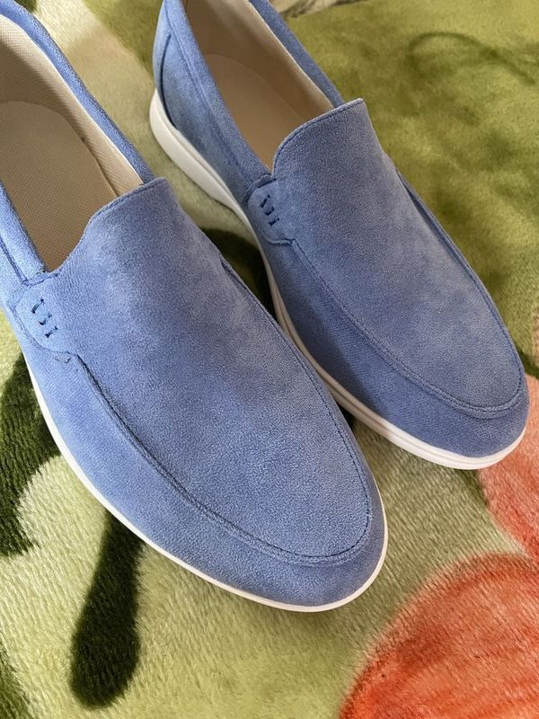Продается Loro Piana 43-44 размер Продается Loro Piana 43-44 размер