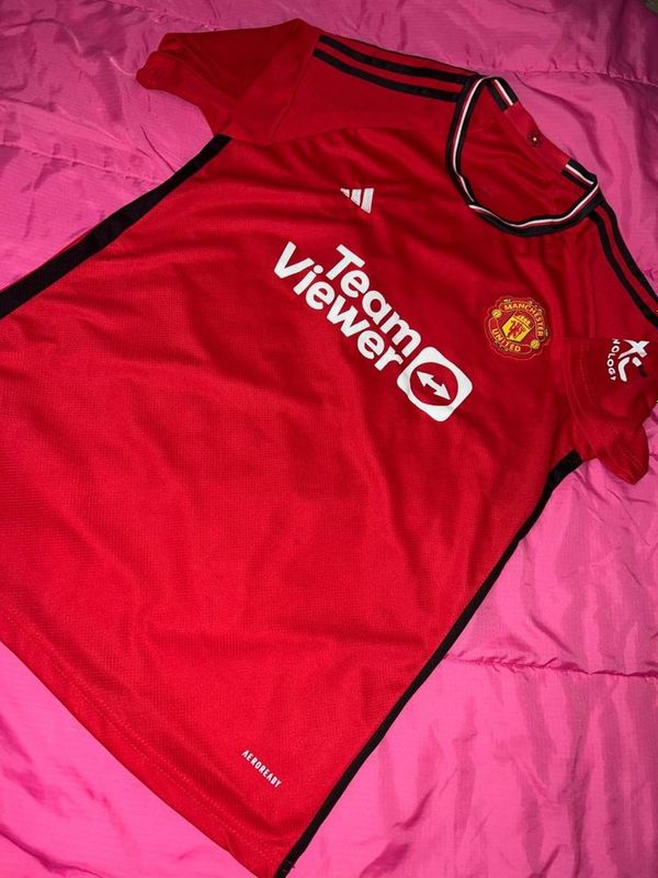 Продаетс Футболка от Adidas Manchester United Продаетс Футболка от Adidas Manchester United