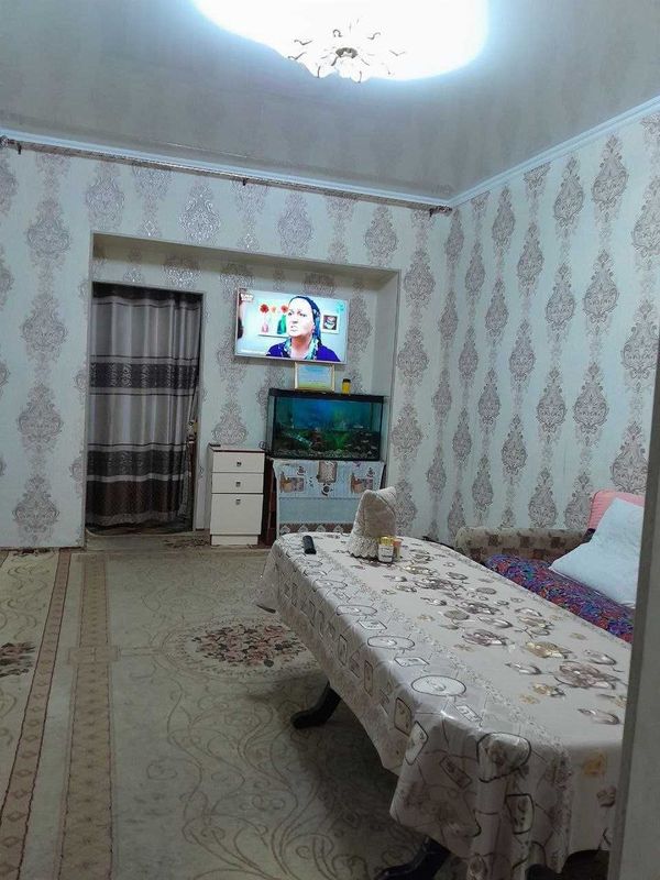 3 хонали 4 хонага мосланган сквозной 1 қаватда уй сотилади